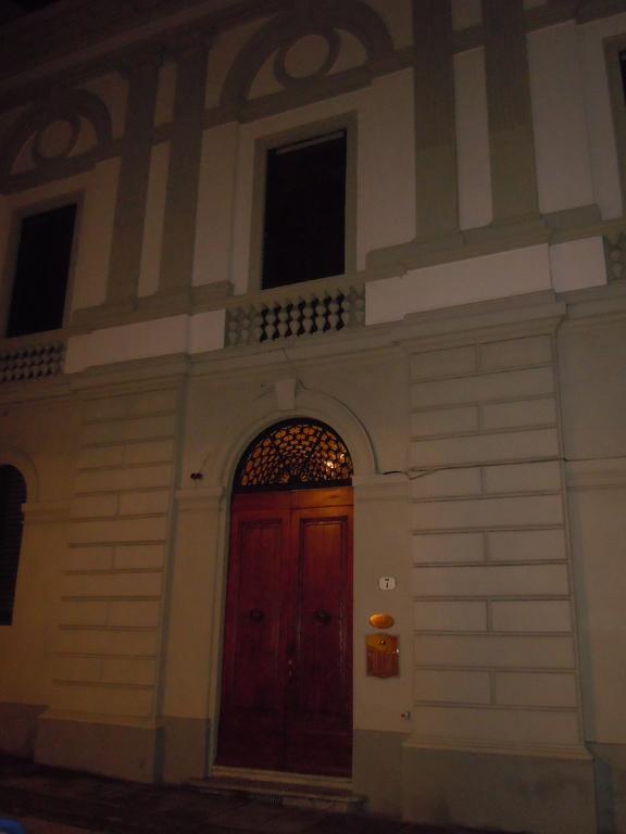 אפרטהוטל פירנצה Palazzo Virginio מראה חיצוני תמונה
